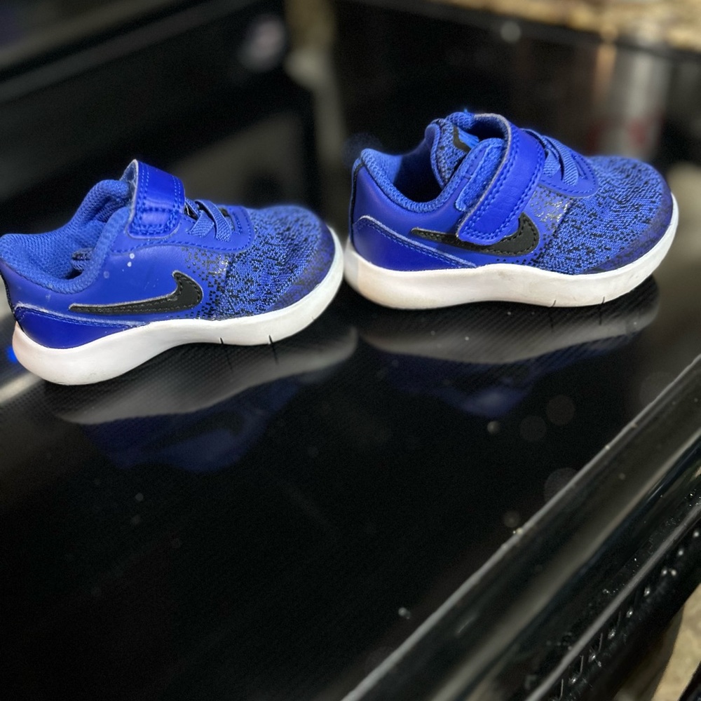 Nike 4c tennis shoes